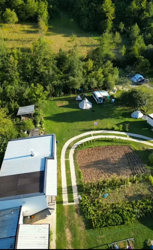 Ravna Camping iz zraka